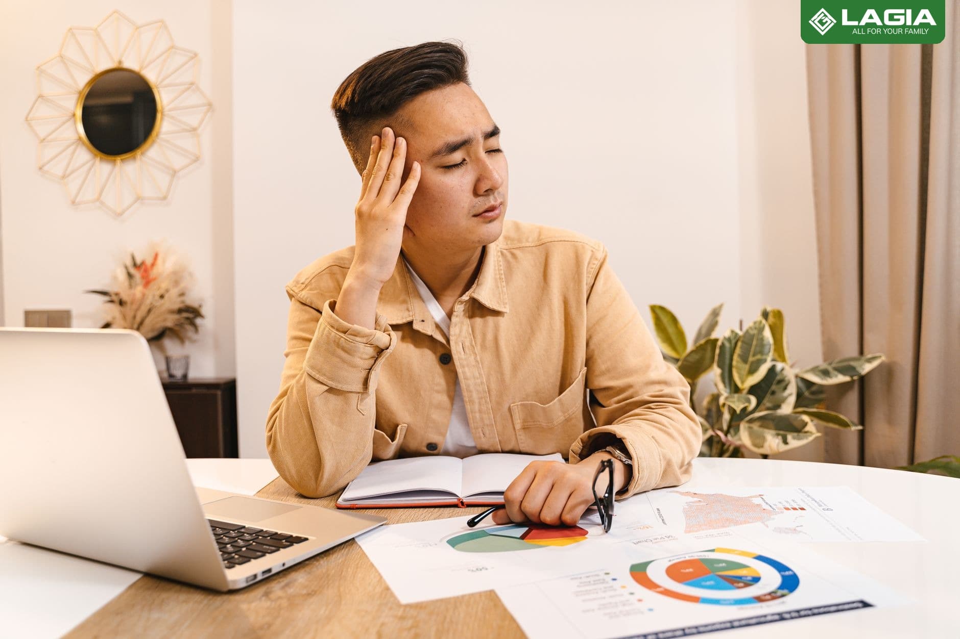 Đau Vai Gáy Dân Văn Phòng: 7 Cách Khắc Phục Hiệu Quả Tại Nhà