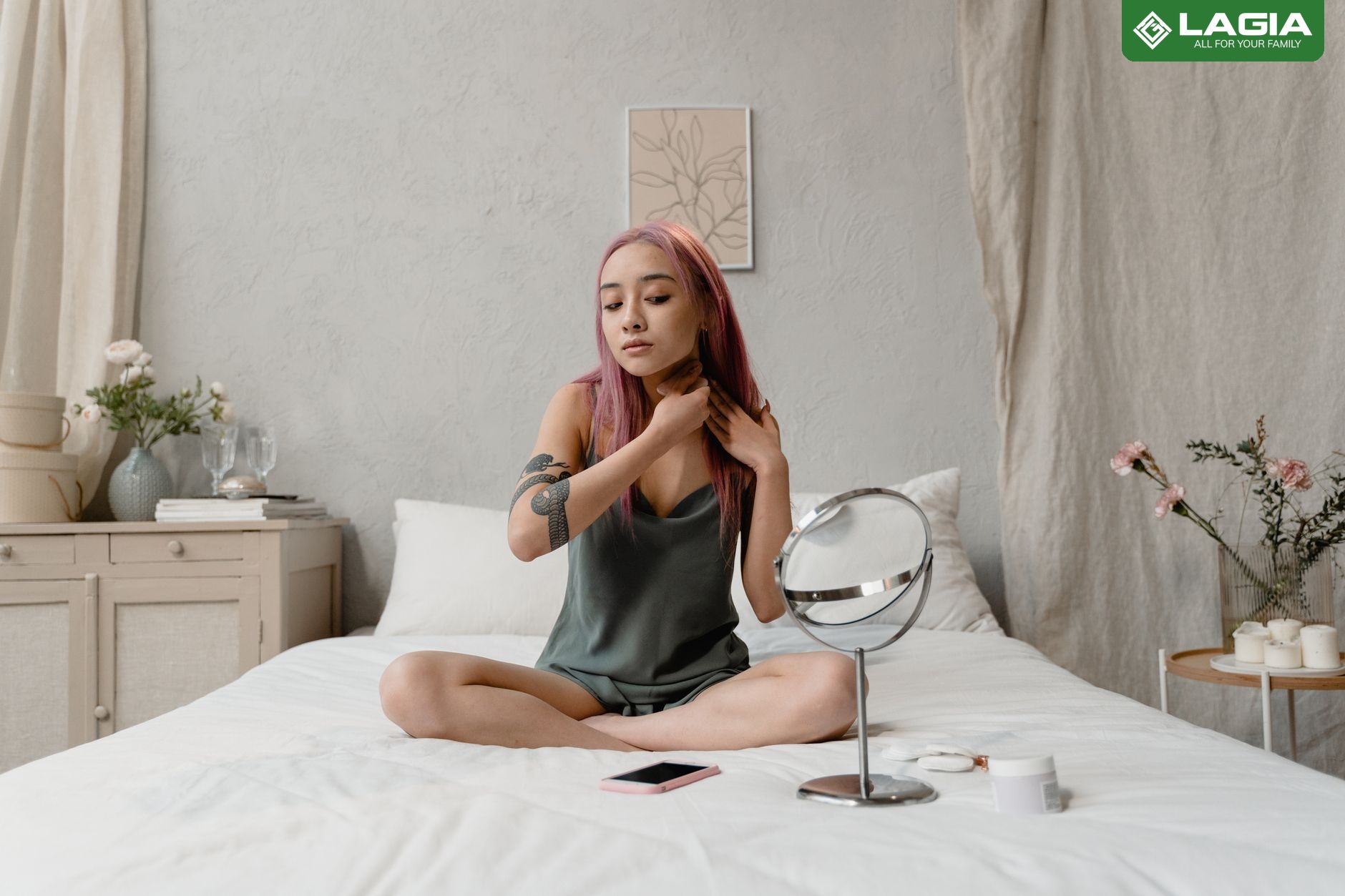 Dưỡng móng tay đúng cách giúp móng chắc khỏe hơn
